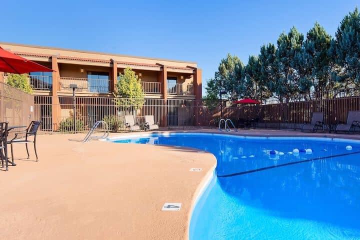 Pool 13 of 21