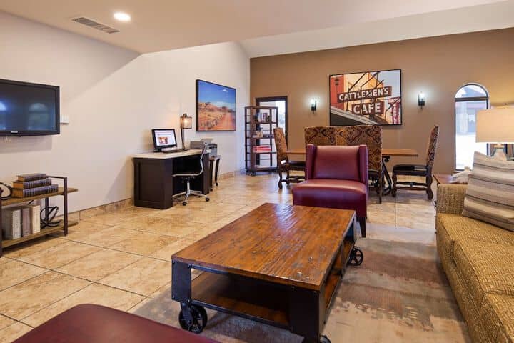 Business Center 20 of 21