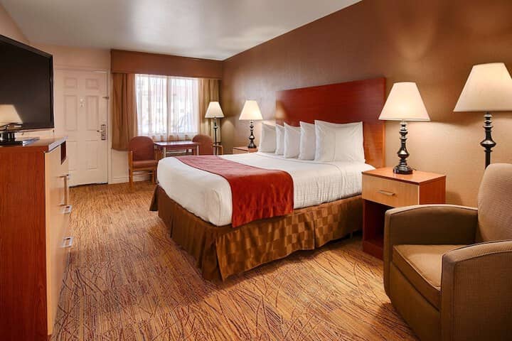 Room 10 of 21